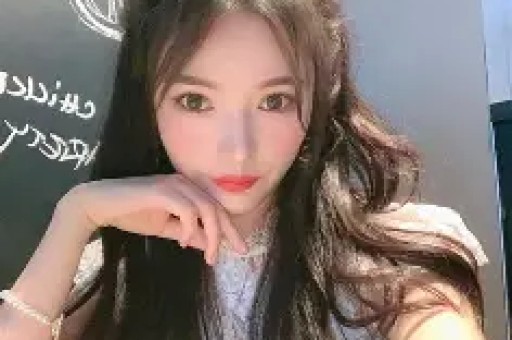 3大瓜！阿雅抄袭赵樱子当三当红小花交往多个老男星 个个离谱