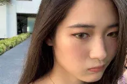 关晓彤被内涵潜规则：更可怕的是所有人都在等塌房