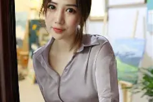 这个坚强面对绝症的少女形象不仅让